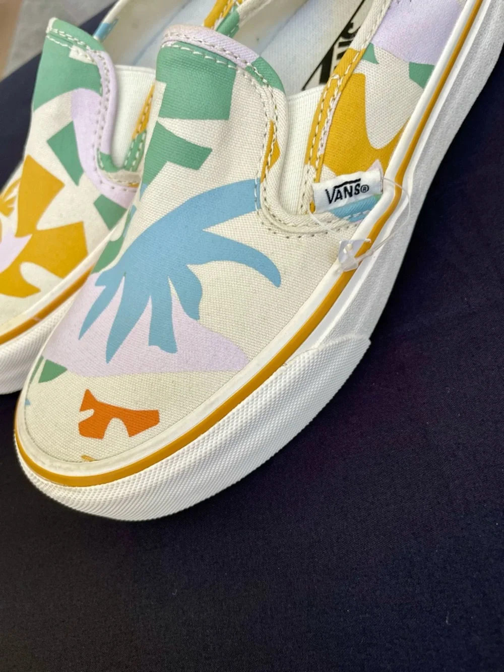 Vans x Leila Hurst Slip-On SF Abstract‎ Leaf Sneakers - Size 5